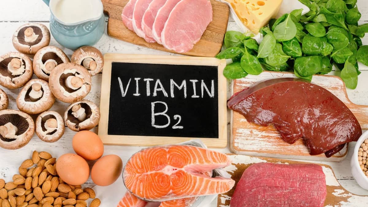 ویتامین B2 (ریبوفلاوین): نقش، فواید، و منابع غذایی برای سلامت