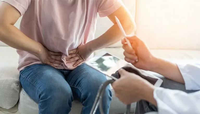 برای درمان فتق پیش چه دکتری برم؟ راهنمای انتخاب جراح مناسب فتق