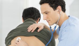 برای تنگی نفس پیش چه دکتری بریم؟ راهنمای کامل برای درمان مشکلات تنفسی