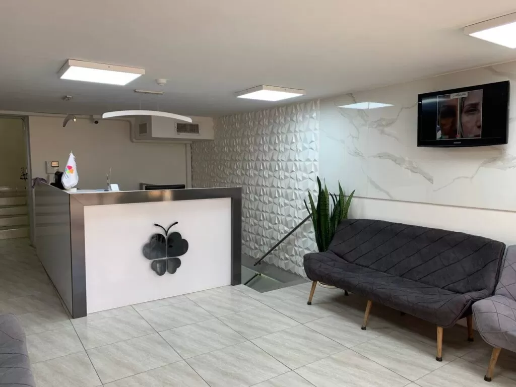 کلینیک سینایار ؛ کلینیک تخصصی پوست و مو و زیبایی در اصفهان